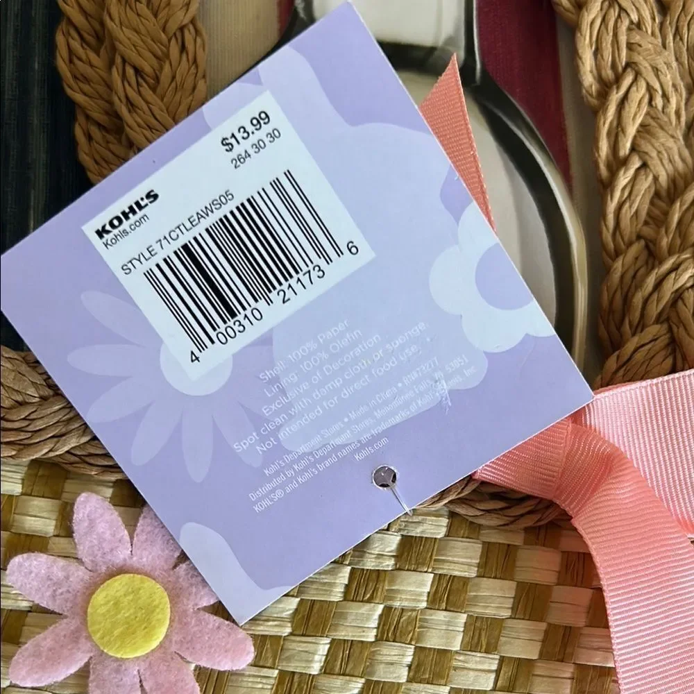Kohl’s Woven Basket with Pink Bow and bunny design NEW wine cover
